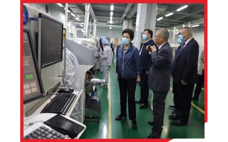 省政協(xié)黨組副書(shū)記、副主席烏蘭一行到健緣調(diào)研